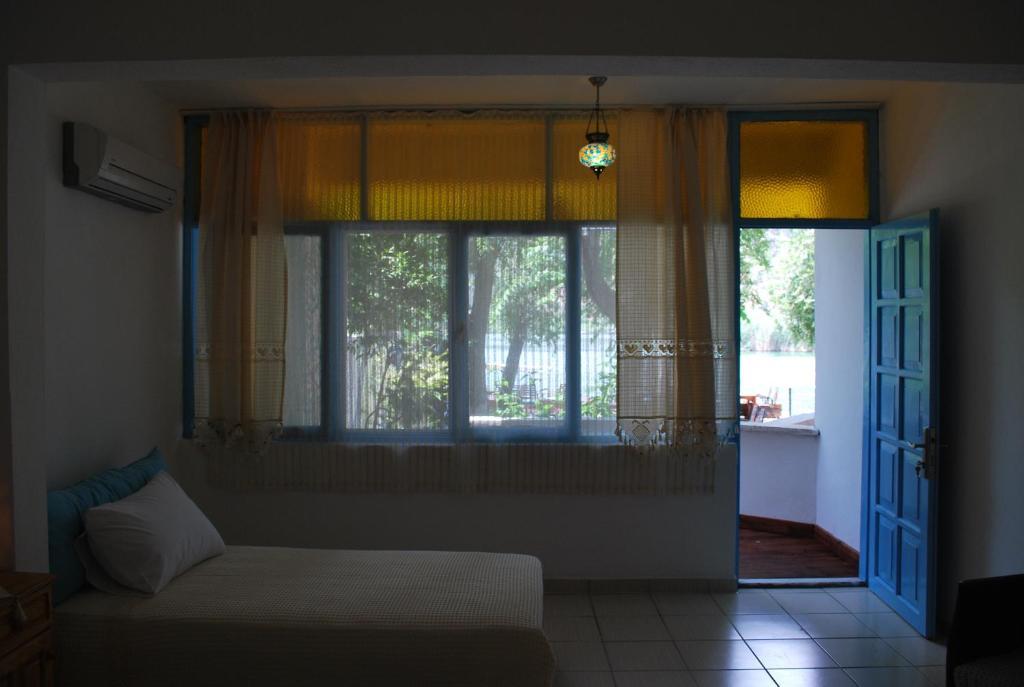 Myra Hotel ดาลยัน ภายนอก รูปภาพ