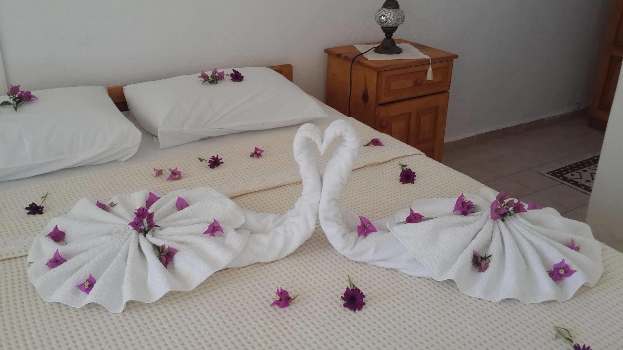 Myra Hotel ดาลยัน ภายนอก รูปภาพ